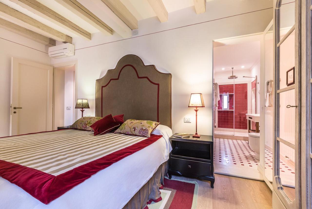 Apartmán Ca' Del Teatro Terrace In San Marco District Benátky Exteriér fotografie